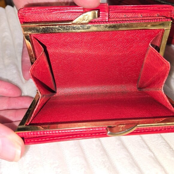 *Authentic* Louis Vuitton Epi Noe with matching wallet - Picture 16 of 16